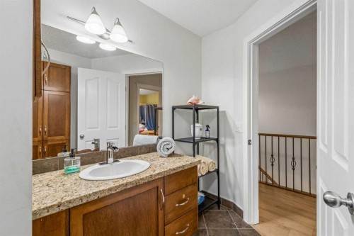 3444 3 Avenue Nw, Calgary, AB - Indoor Photo Showing Bathroom