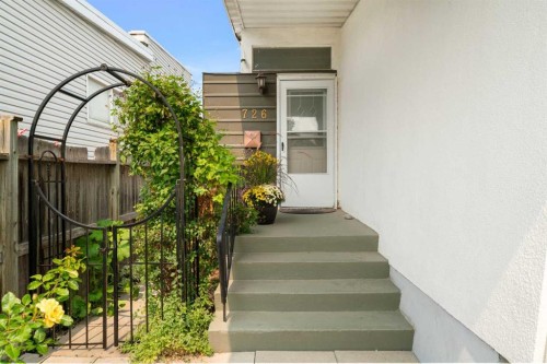 726 68 Avenue Sw, Calgary, AB - Outdoor With Exterior
