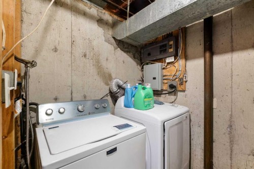 726 68 Avenue Sw, Calgary, AB - Indoor Photo Showing Laundry Room