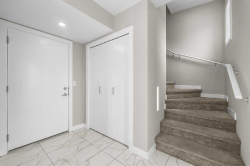 615 Evanston Link Nw, Calgary, AB - Indoor Photo Showing Other Room