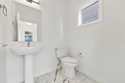 268 Huxbury View Ne, Calgary, AB - Indoor Photo Showing Bathroom