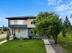 637 14 Avenue NE Calgary, AB T2E 1G1