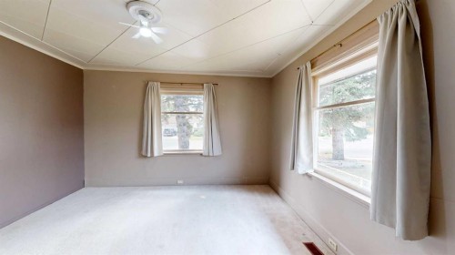 348 47 Avenue West, Claresholm, AB - Indoor Photo Showing Other Room