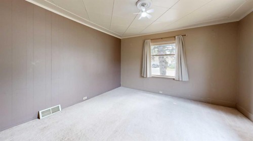 348 47 Avenue West, Claresholm, AB - Indoor Photo Showing Other Room