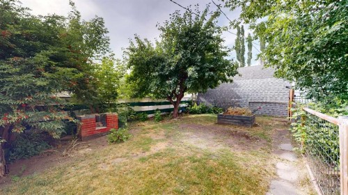 348 47 Avenue West, Claresholm, AB - Outdoor