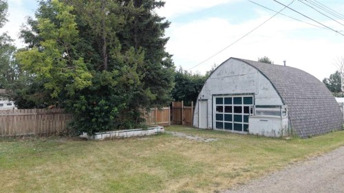 348 47 Avenue West, Claresholm, AB - Outdoor