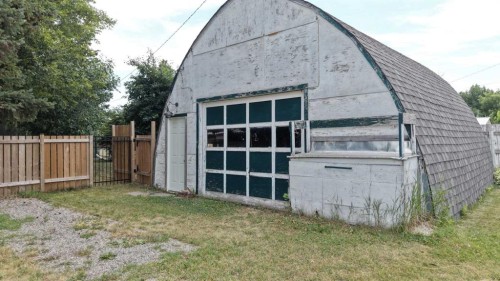 348 47 Avenue West, Claresholm, AB - Outdoor