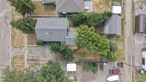 348 47 Avenue West, Claresholm, AB - Outdoor