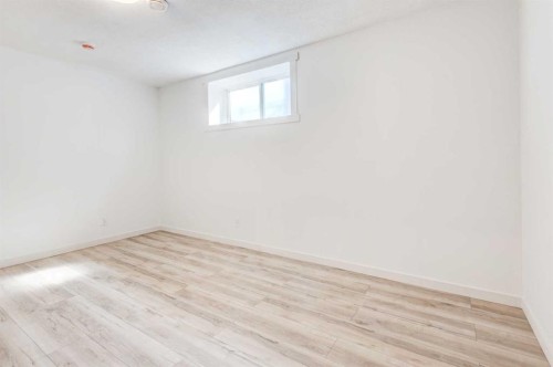47 Walgrove Park Se, Calgary, AB - Indoor Photo Showing Other Room