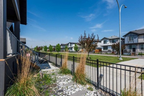 47 Walgrove Park Se, Calgary, AB - Outdoor