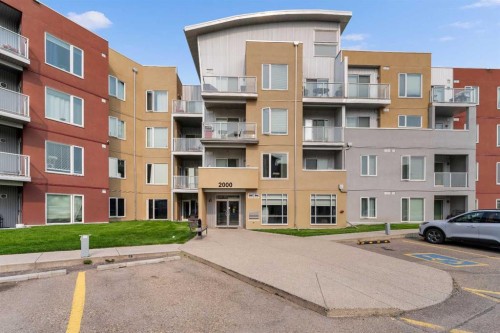 2405-604 East Lake Boulevard NE Airdrie, AB T4A 0G6