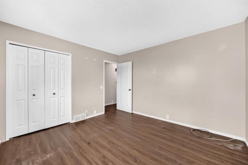7964 Huntington Road Ne, Calgary, AB - Indoor Photo Showing Other Room