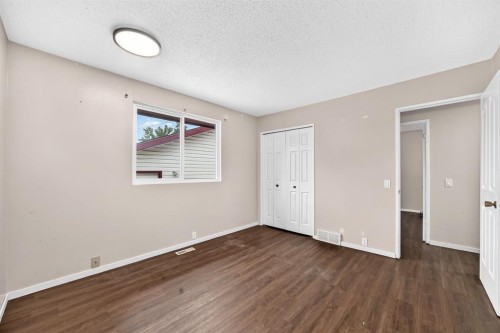 7964 Huntington Road Ne, Calgary, AB - Indoor Photo Showing Other Room