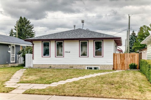 7964 Huntington Road Ne, Calgary, AB - Outdoor