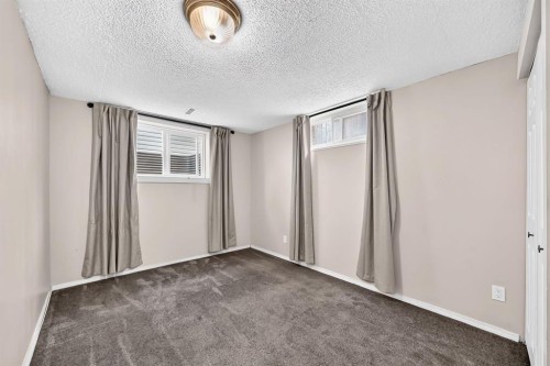 7964 Huntington Road Ne, Calgary, AB - Indoor Photo Showing Other Room