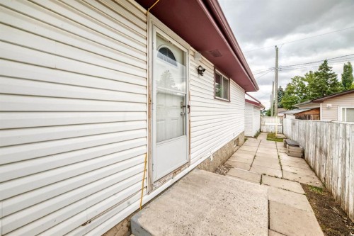 7964 Huntington Road Ne, Calgary, AB - Outdoor With Exterior