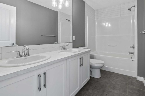 41 Westridge Road, Okotoks, AB - Indoor Photo Showing Bathroom