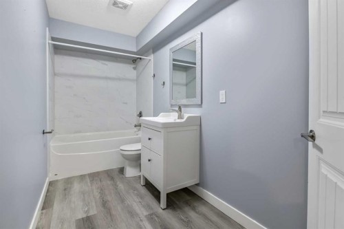 41 Westridge Road, Okotoks, AB - Indoor Photo Showing Bathroom
