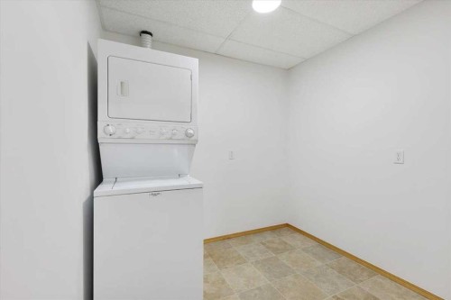 202-4512 52 Avenue, Red Deer, AB - Indoor Photo Showing Laundry Room