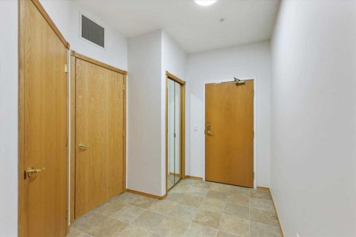 202-4512 52 Avenue, Red Deer, AB - Indoor Photo Showing Other Room
