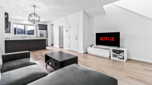 87 Corner Meadows Grove Ne, Calgary, AB - Indoor Photo Showing Living Room