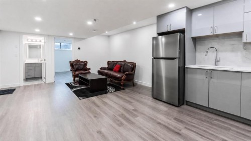 87 Corner Meadows Grove Ne, Calgary, AB - Indoor Photo Showing Kitchen With Upgraded Kitchen