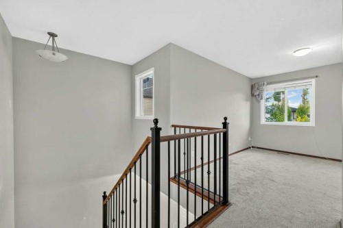 88 Everglen Rise Sw, Calgary, AB - Indoor Photo Showing Other Room