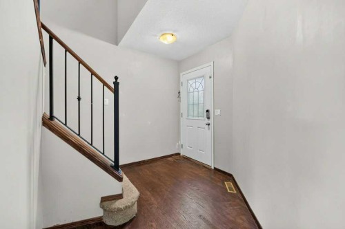 88 Everglen Rise Sw, Calgary, AB - Indoor Photo Showing Other Room