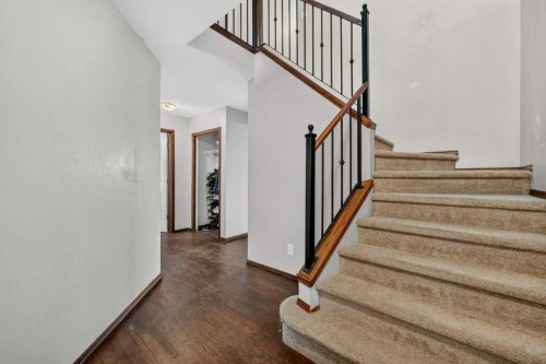88 Everglen Rise Sw, Calgary, AB - Indoor Photo Showing Other Room