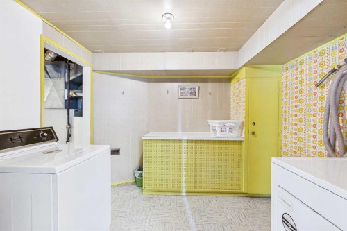 2012 Urbana Road Nw, Calgary, AB - Indoor Photo Showing Laundry Room
