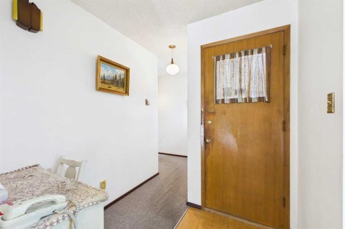 2012 Urbana Road Nw, Calgary, AB - Indoor Photo Showing Other Room