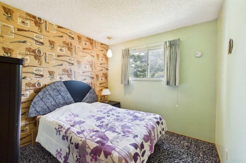 2012 Urbana Road Nw, Calgary, AB - Indoor Photo Showing Bedroom