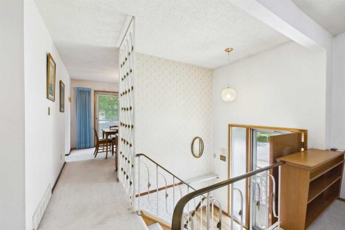 2012 Urbana Road Nw, Calgary, AB - Indoor Photo Showing Other Room
