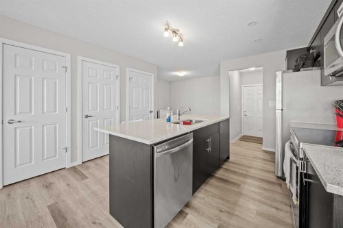 220 Windbury Lane Sw, Airdrie, AB - Indoor Photo Showing Kitchen
