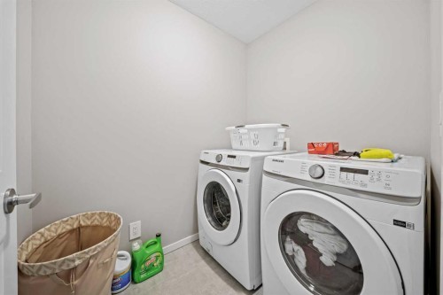 220 Windbury Lane Sw, Airdrie, AB - Indoor Photo Showing Laundry Room