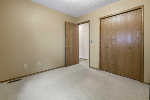 25 Downey Road, Okotoks, AB - Indoor Photo Showing Other Room