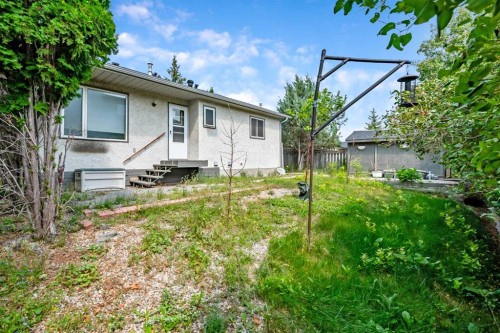 25 Downey Road, Okotoks, AB - Outdoor