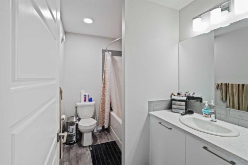 2320 Lancaster Heights Se, Airdrie, AB - Indoor Photo Showing Bathroom