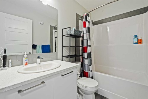 2320 Lancaster Heights Se, Airdrie, AB - Indoor Photo Showing Bathroom