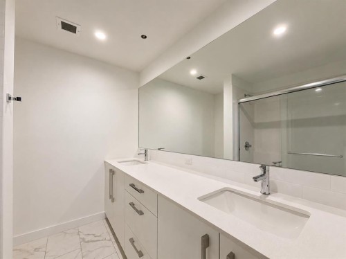 1614-60 Skyview Ranch Road Ne, Calgary, AB - Indoor Photo Showing Bathroom