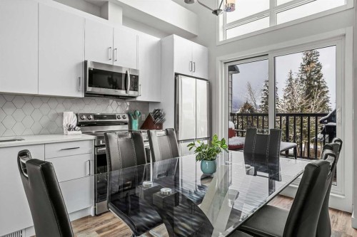 207-105 Kananaskis Way, Canmore, AB - Indoor Photo Showing Dining Room