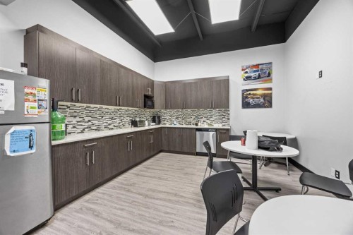2341 20 Avenue Ne, Calgary, AB 