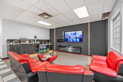 2341 20 Avenue Ne, Calgary, AB 