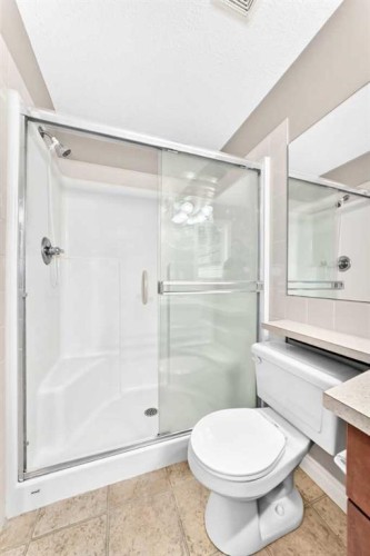 129-308 11 Avenue, High River, AB - Indoor Photo Showing Bathroom