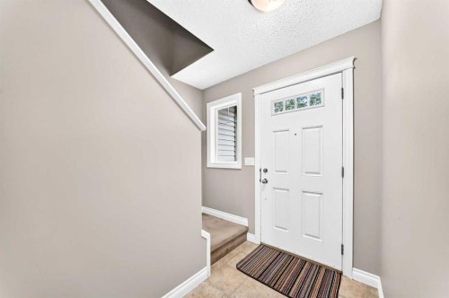 129-308 11 Avenue, High River, AB - Indoor Photo Showing Other Room