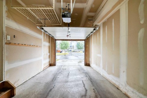 129-308 11 Avenue, High River, AB - Indoor Photo Showing Other Room