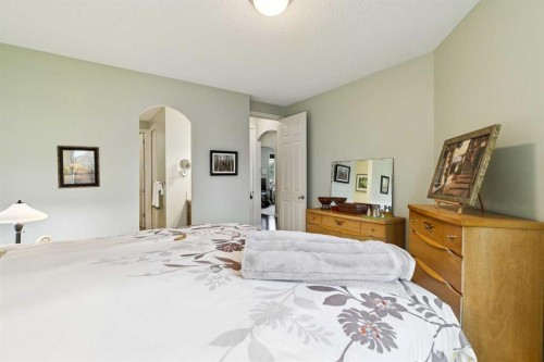 416 High Park Place Nw, High River, AB - Indoor Photo Showing Bedroom