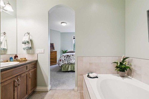 416 High Park Place Nw, High River, AB - Indoor Photo Showing Bathroom