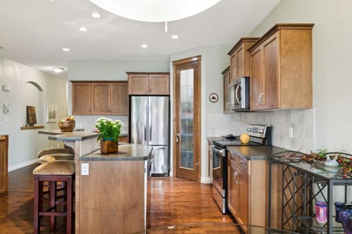 416 High Park Place Nw, High River, AB - Indoor Photo Showing Kitchen