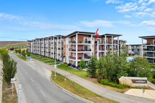 408-20 Walgrove Se, Calgary, AB - Outdoor With Balcony